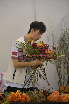 中国18岁少年花艺工程摘金，首秀即巅峰
